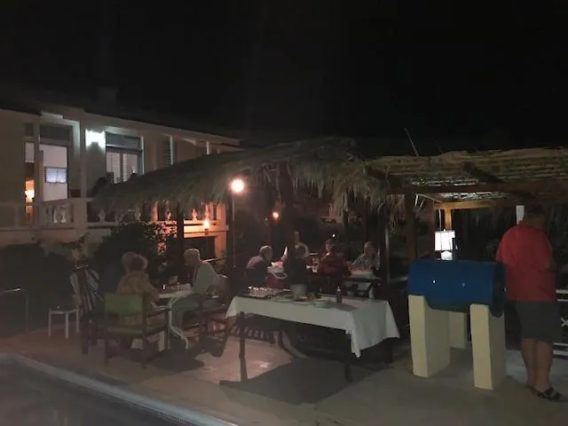Green Castle Eco Hotel - East Of Ocho Rios And North Kingston Robins Bay Domek letniskowy